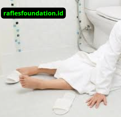 Bahaya Darah Tinggi: Bisa Tewas Mendadak Saat Jatuh di Kamar Mandi!
